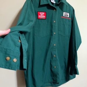 O’Reilly’s Ladies Button Down Work Shirt size Large